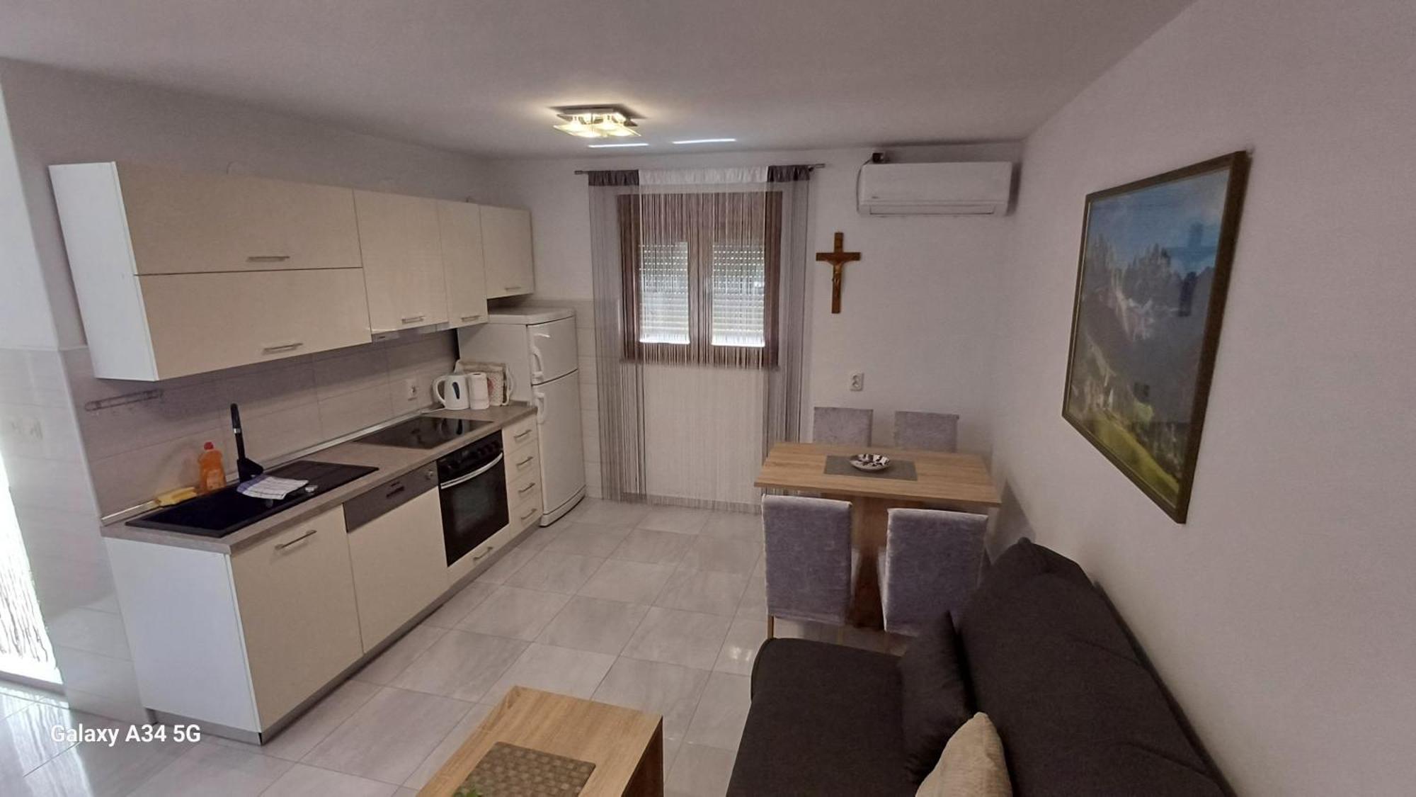 Leo Apartment Vir Exterior photo