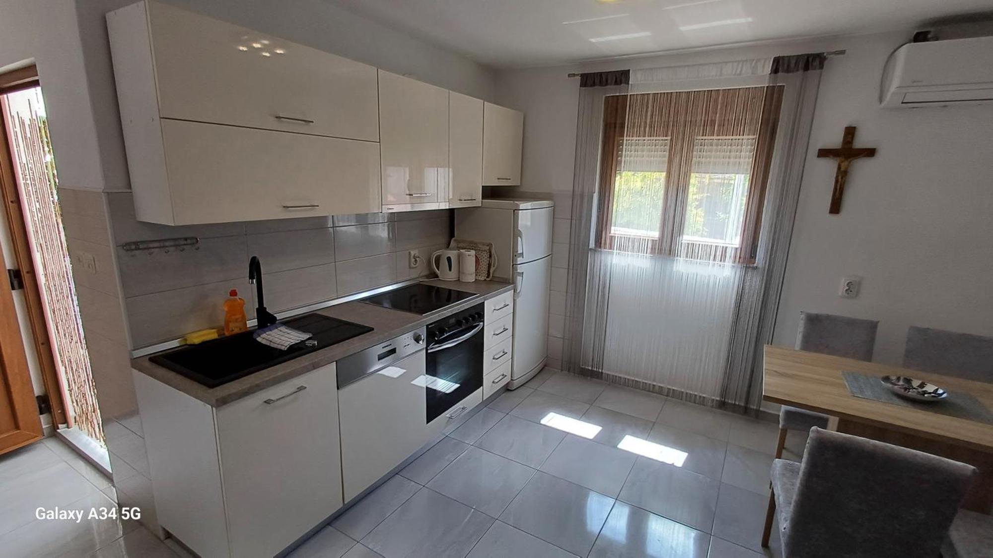 Leo Apartment Vir Exterior photo