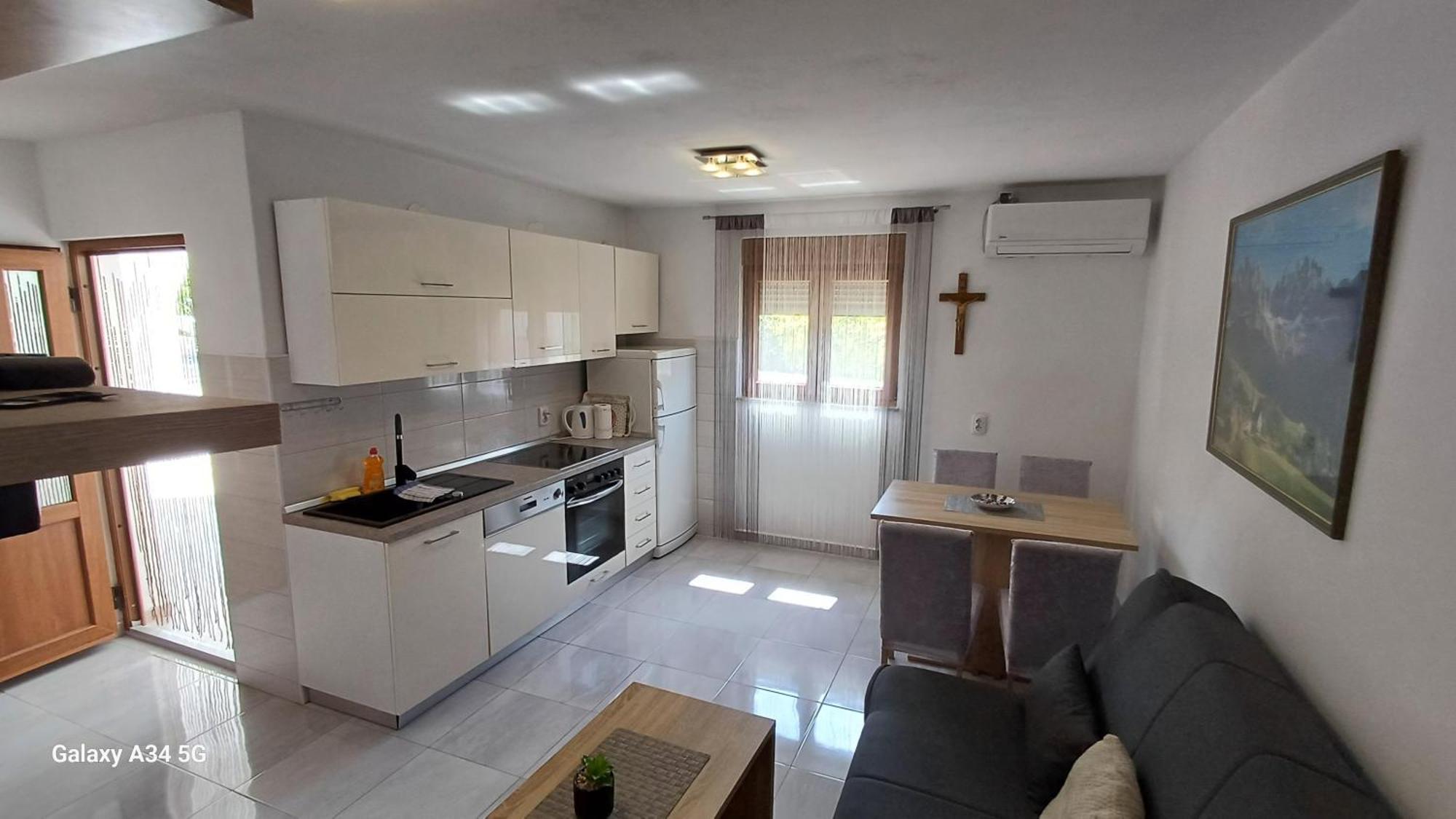 Leo Apartment Vir Exterior photo